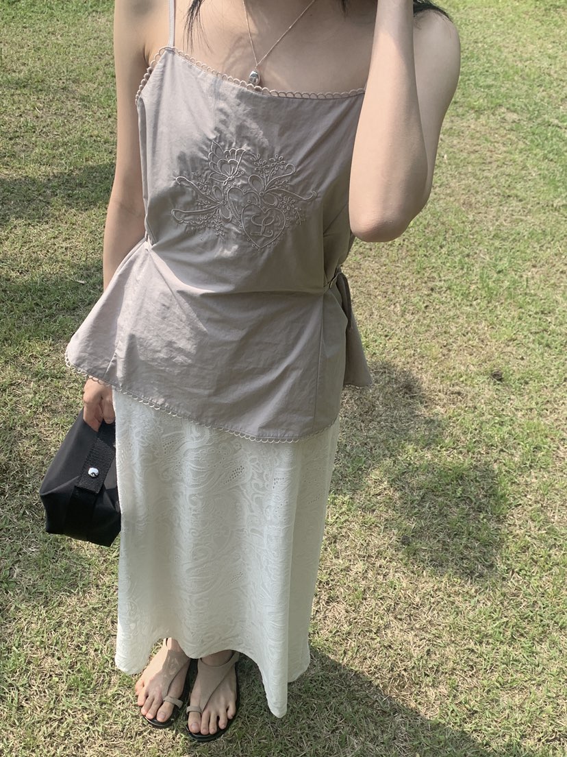 LOGARDEN東大門直郵女裝新品推薦時尚職業熱賣吊帶背心刺繡LO GARDEN吊帶/背心