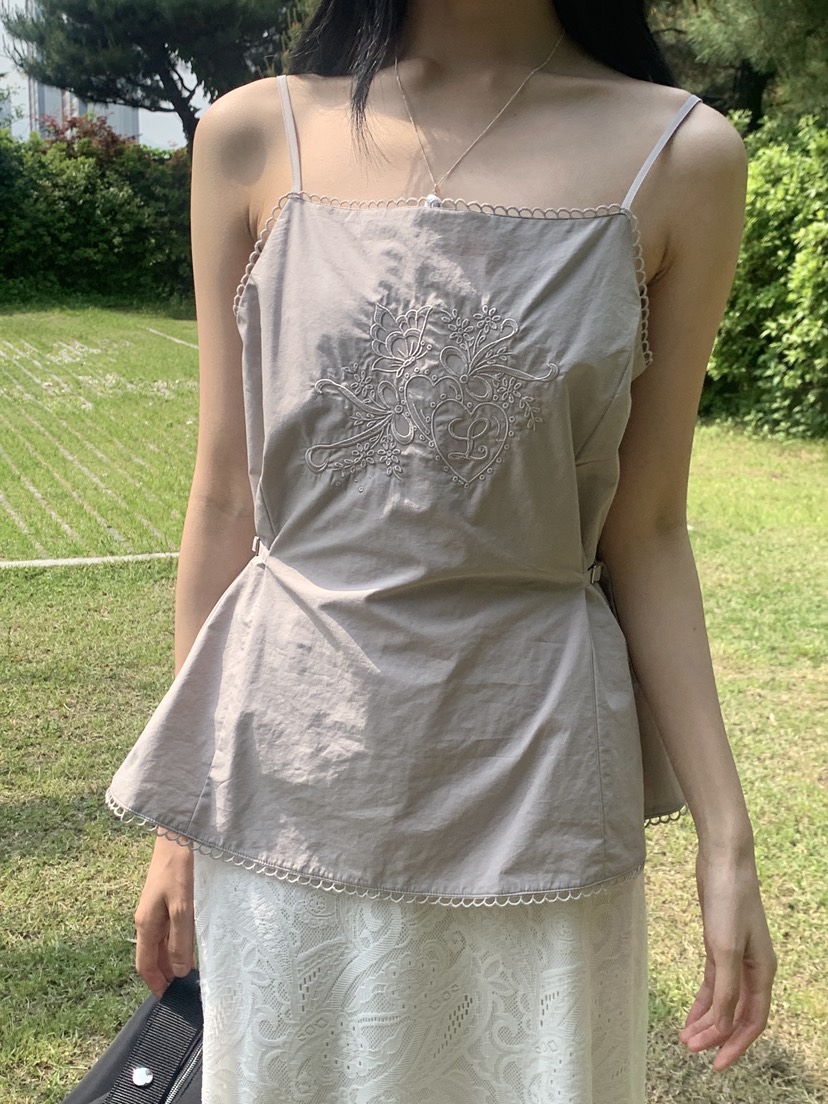 LOGARDEN東大門直郵女裝新品推薦時尚職業熱賣吊帶背心刺繡LO GARDEN吊帶/背心圖色2