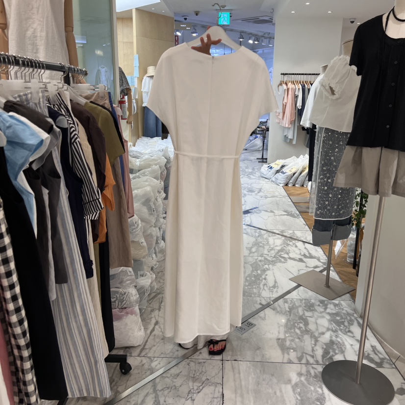 ALMOND韓國直郵女裝新品休閑推薦時尚熱賣真品職業人氣連衣裙ALMOND連衣裙
