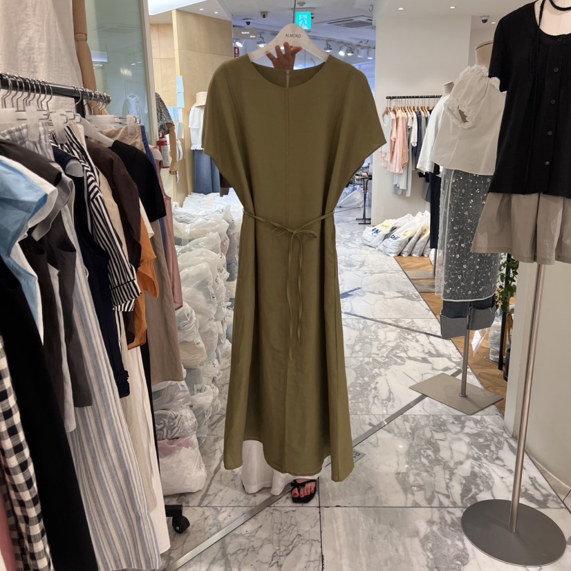 ALMOND韓國直郵女裝新品休閑推薦時尚熱賣真品職業人氣連衣裙ALMOND連衣裙