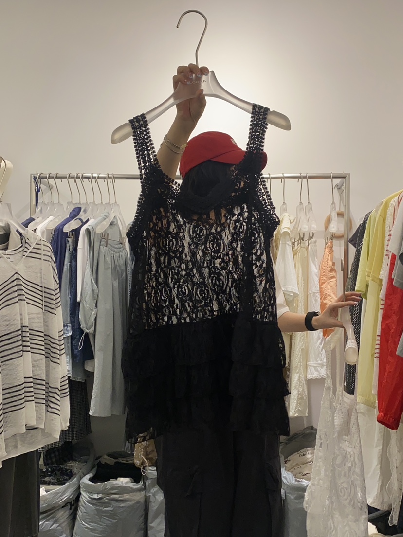 LOOKK韓國代購女士新款職業人氣真品時尚25春夏吊帶背心荷葉邊LOOKK吊帶/背心圖色2