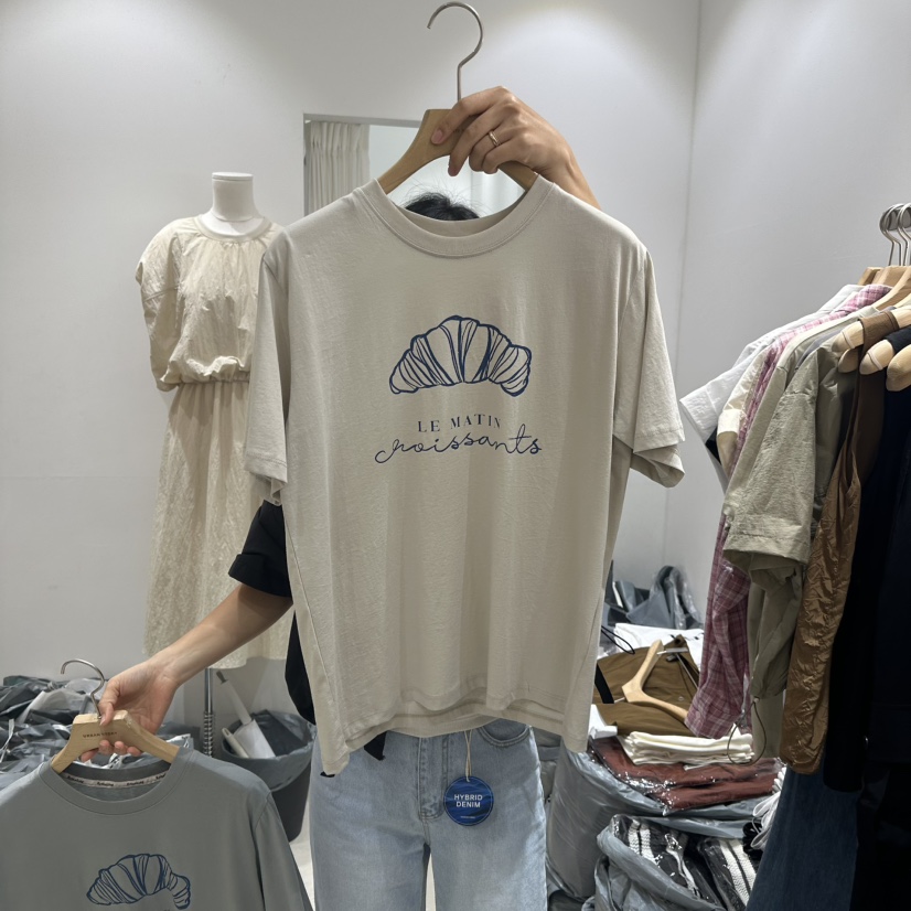 URBANSTORY/REMAKING韓國直郵女裝新品推薦職業人氣時尚T恤Remaking/URBANSTORYT恤