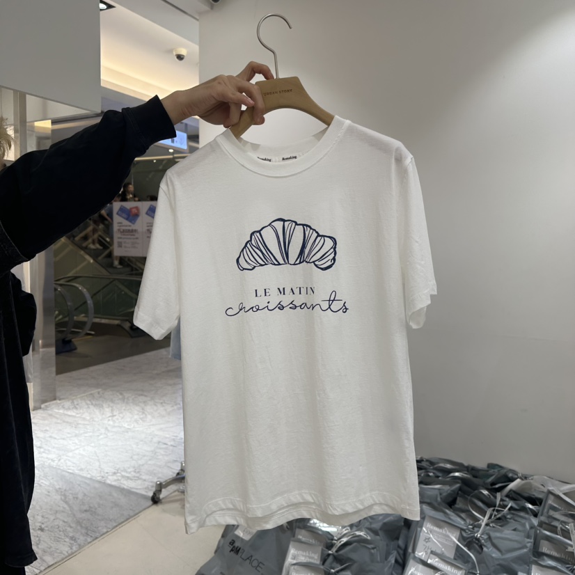 URBANSTORY/REMAKING韓國直郵女裝新品推薦職業人氣時尚T恤Remaking/URBANSTORYT恤圖色2