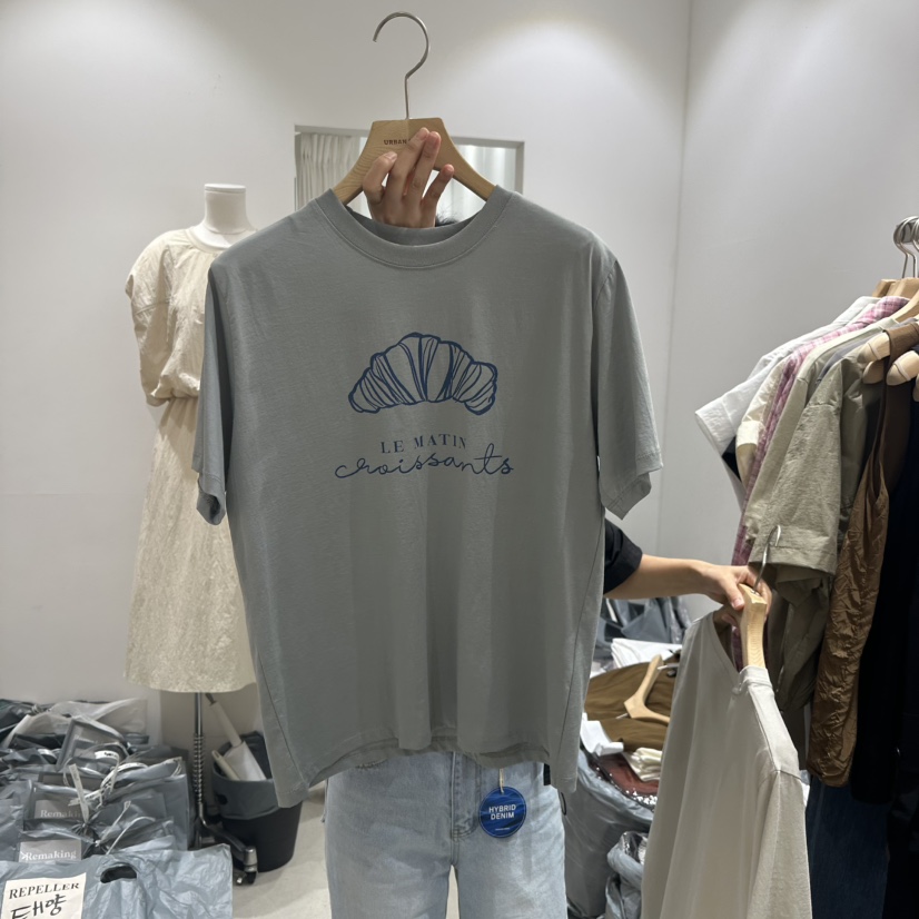 URBANSTORY/REMAKING韓國直郵女裝新品推薦職業人氣時尚T恤Remaking/URBANSTORYT恤圖色3