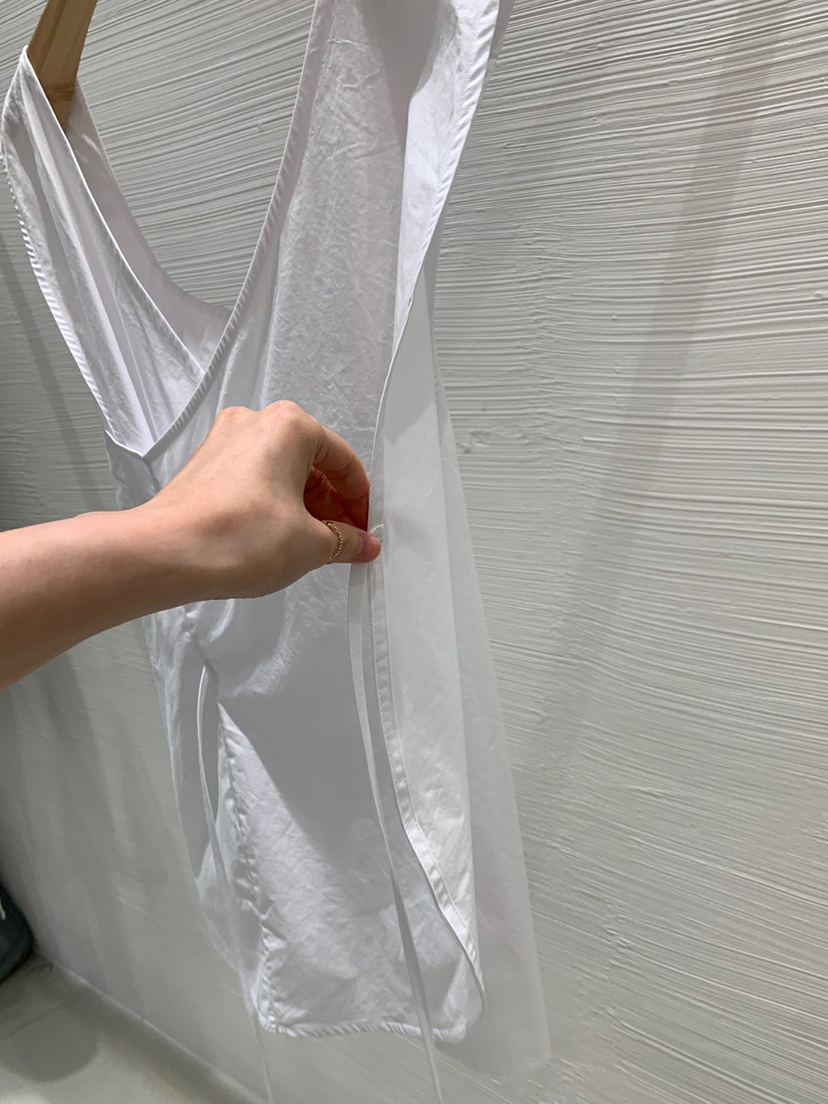 LUCY SALON韓國代購㊣女裝新品職業休閑推薦熱賣人氣吊帶背心LUCY SALON吊帶/背心