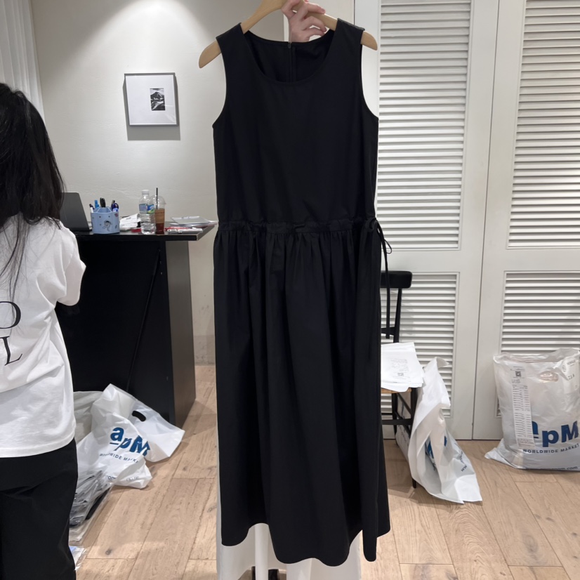 MONIQUE韓國代購㊣女士新款25春夏真品時尚推薦連衣裙喇叭形MONIQUE連衣裙圖色2