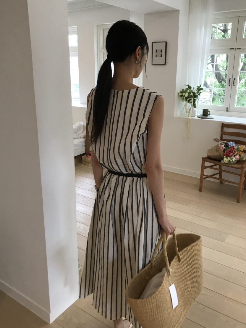 ME MO韓國直郵㊣女裝新品時尚真品職業推薦連衣裙不含腰帶ME MO連衣裙
