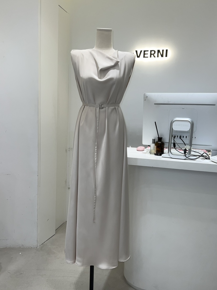 VERNI東大門㊣代購女士新品25春夏人氣推薦時尚連衣裙含腰繩VERNI連衣裙