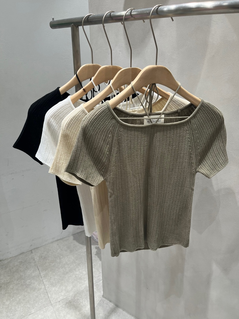 EVERCOMMERCE METICULOUSLY DESIGNED韓國直郵㊣女裝新品推薦針織衫EVERCOMMERCE METICULOUSLY DESIGNED針織衫