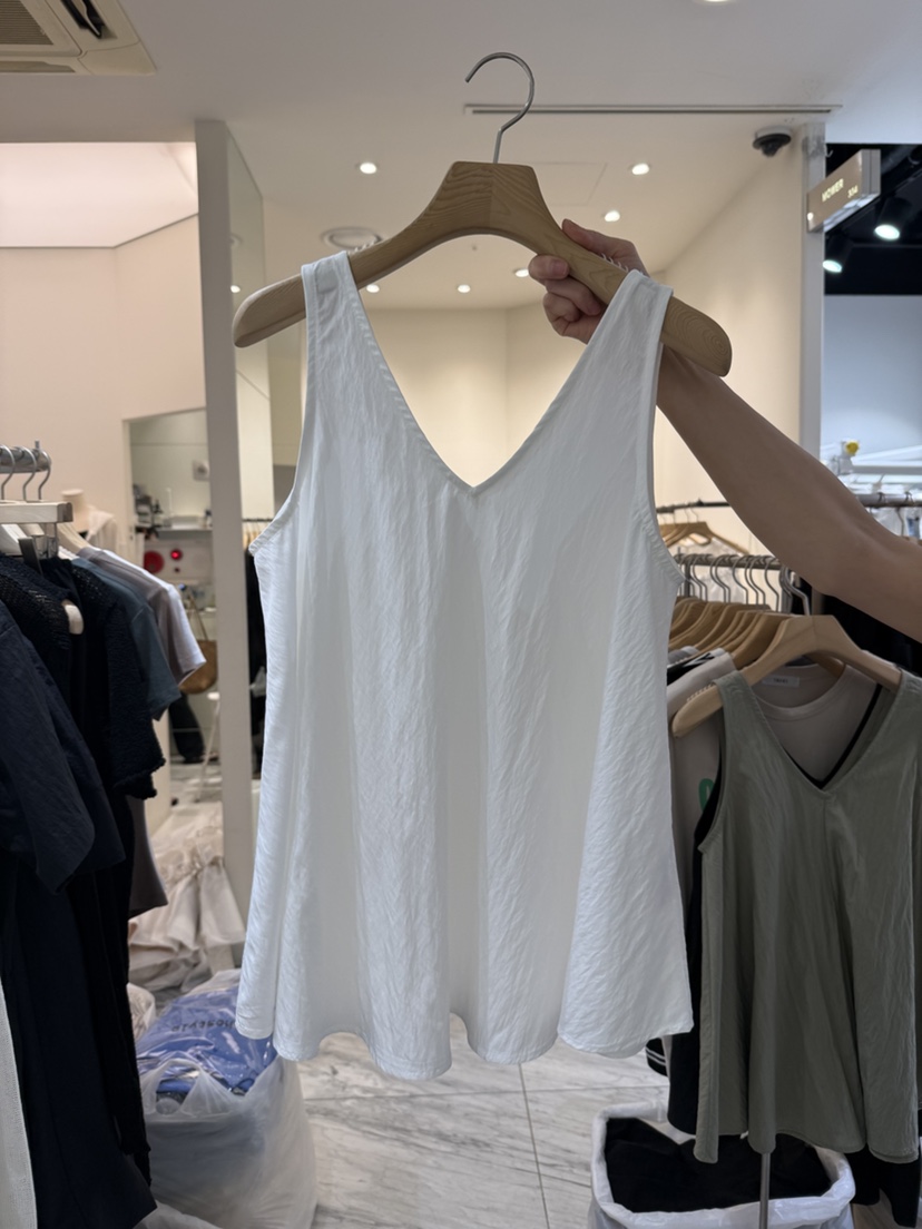 YIKHO STYLE東大門㊣直郵女裝新品真品熱賣時尚職業吊帶背心YIKHO STYLE吊帶/背心