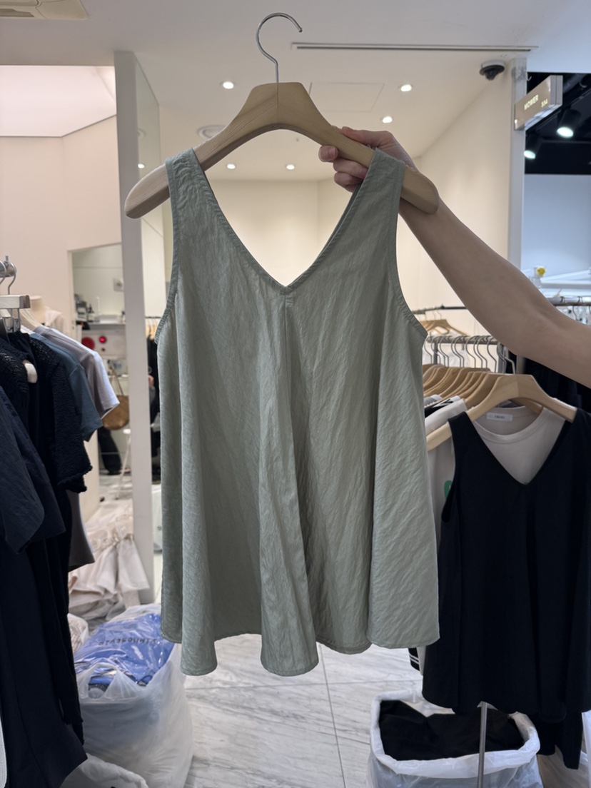 YIKHO STYLE東大門㊣直郵女裝新品真品熱賣時尚職業吊帶背心YIKHO STYLE吊帶/背心