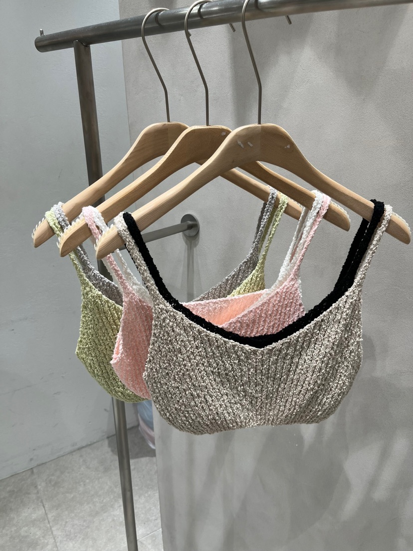 EVERCOMMERCE METICULOUSLY DESIGNED東大門㊣直郵女裝新品真品吊帶背心緊身EVERCOMMERCE METICULOUSLY DESIGNED吊帶/背心