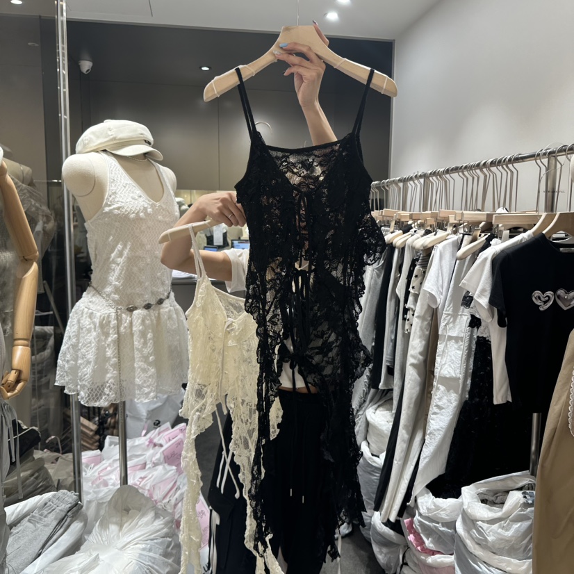 OUR MINUTE東大門㊣代購女裝新品真品休閑熱賣吊帶背心蕾絲罩OUR MINUTE吊帶/背心圖色2