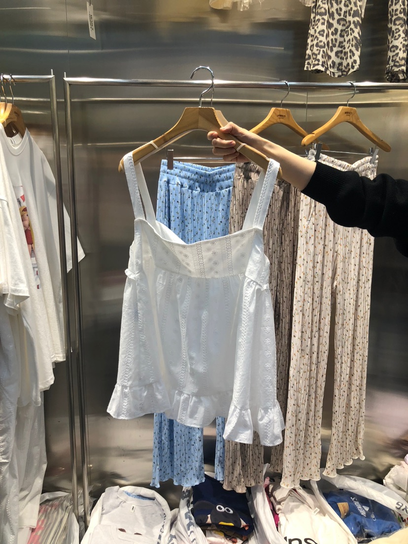 MENDL S東大門㊣直郵女裝新品時尚推薦熱賣人氣真品吊帶背心MENDL S吊帶/背心
