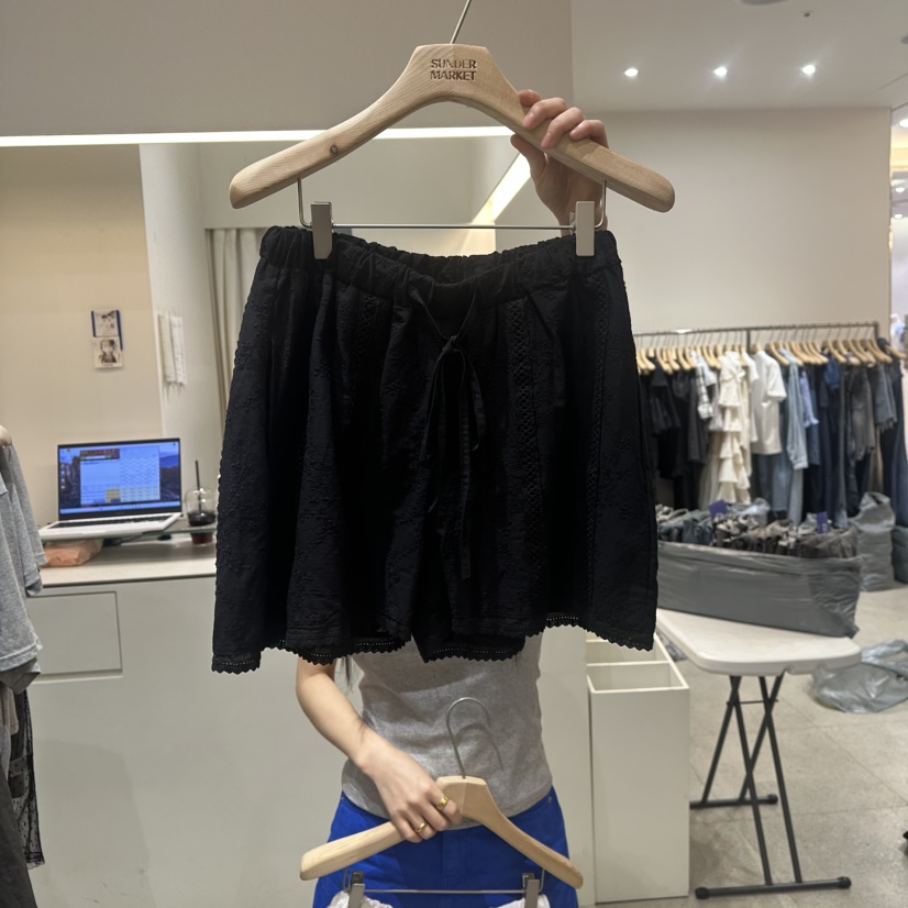 SUNDER MARKET東大門㊣實拍女裝新品真品推薦人氣25春夏短褲SUNDER MARKET短褲圖色2