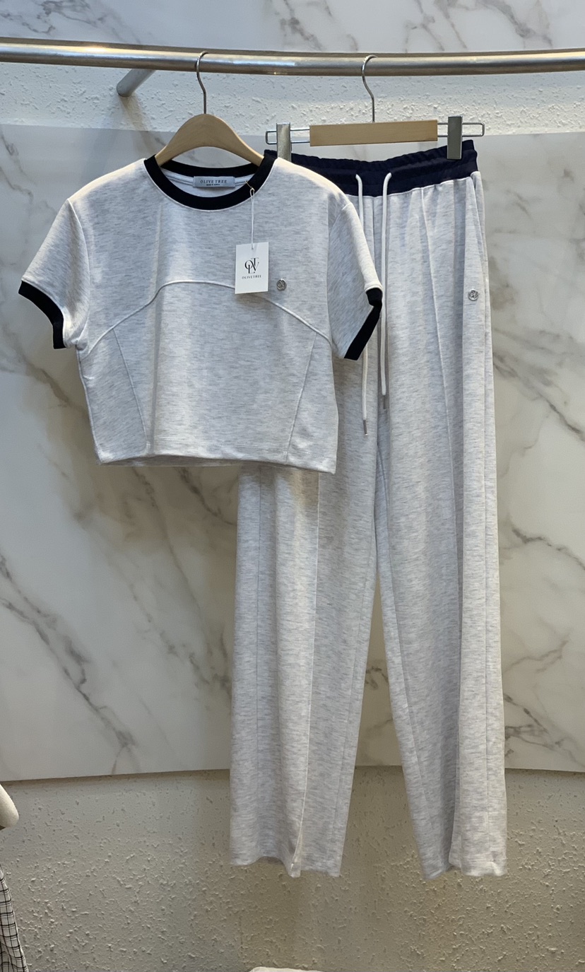OLIVE TrEE東大門㊣直郵女裝新款熱賣真品推薦套裝天絲套裝OLIVE TrEE套裝
