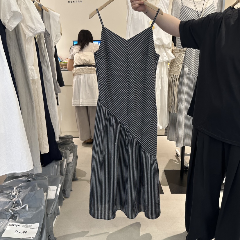MENTOR東大門㊣直郵女士新款真品推薦職業休閑連衣裙不含內搭MENTOR連衣裙