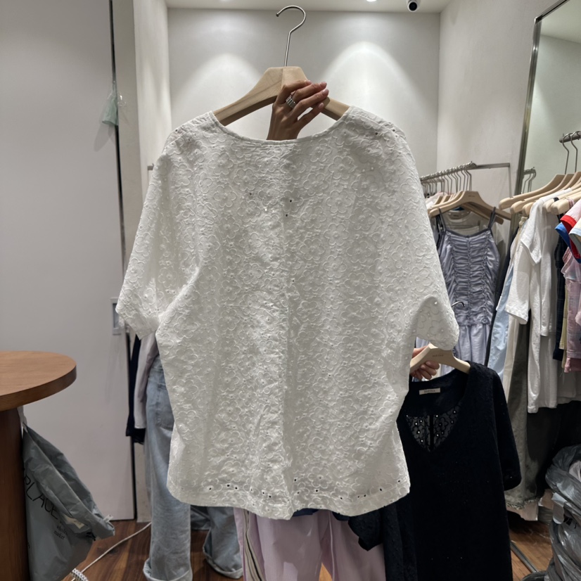 BERTHA韓國代購㊣女士新品推薦熱賣25春夏真品襯衫蕾絲衫V領BERTHA襯衫/蕾絲衫