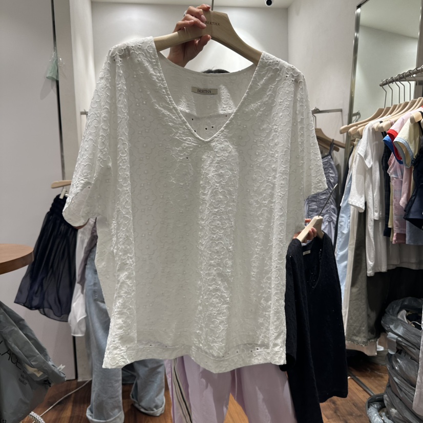 BERTHA韓國代購㊣女士新品推薦熱賣25春夏真品襯衫蕾絲衫V領BERTHA襯衫/蕾絲衫圖色1