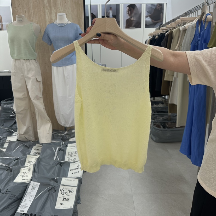 WRITTEN BY韓國代購㊣女裝新品推薦休閑時尚人氣熱賣吊帶背心WRITTEN BY吊帶/背心