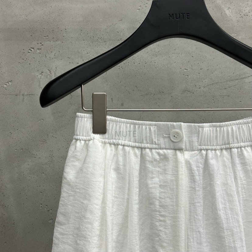MUTE-P韓國直郵㊣女裝新品熱賣人氣時尚真品25春夏休閑短褲MUTE短褲