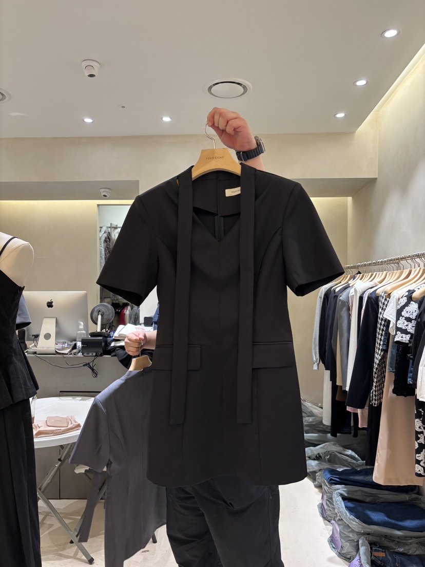 FOUREIGHT東大門㊣代購女裝新品人氣熱賣25春夏推薦套裝含脖帶FOUR EIGHT套裝圖色2