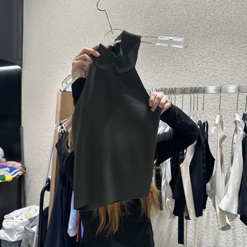 LESSEN韓國代購㊣女裝新品25春夏職業推薦人氣熱賣吊帶背心LESSEN吊帶/背心圖色2