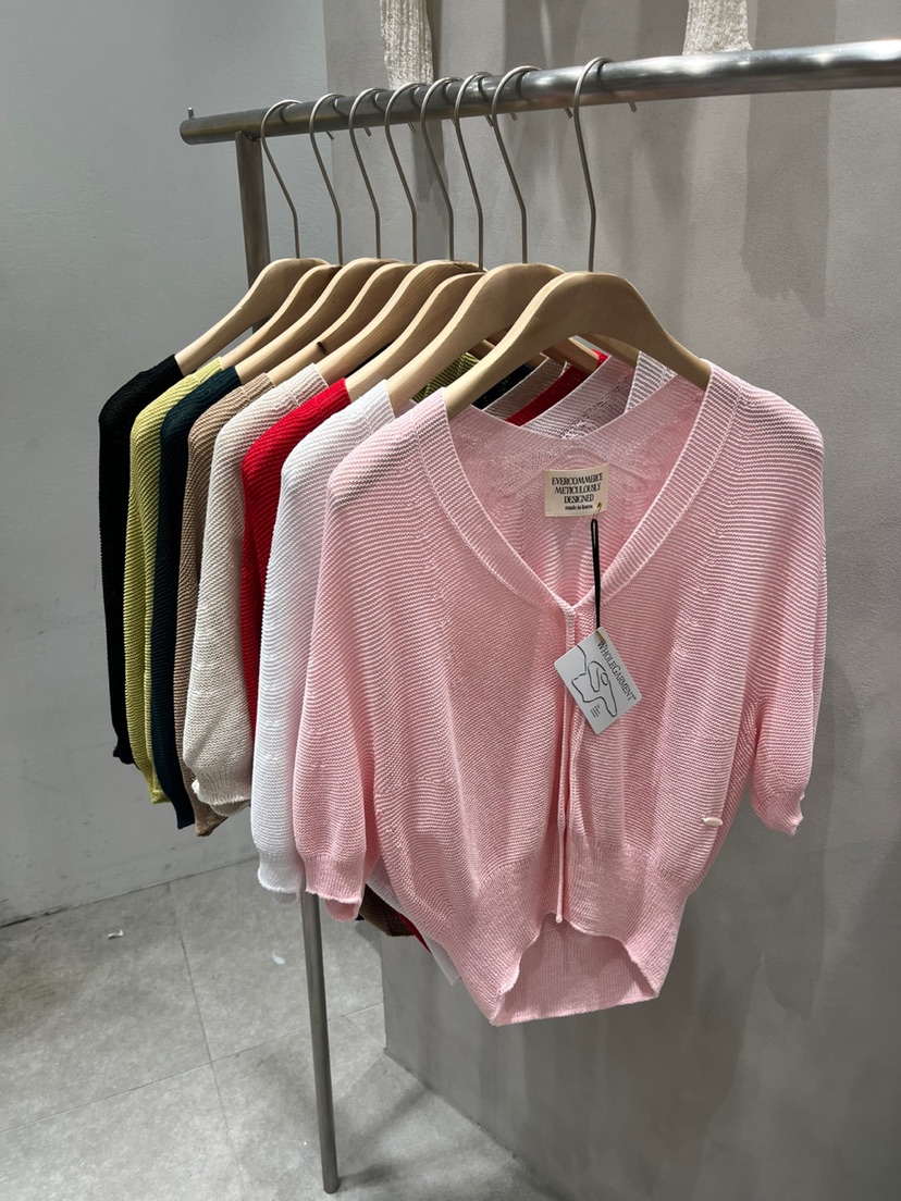 EVERCOMMERCE METICULOUSLY DESIGNED東大門㊣代購女裝新款真品針織衫EVERCOMMERCE METICULOUSLY DESIGNED針織衫