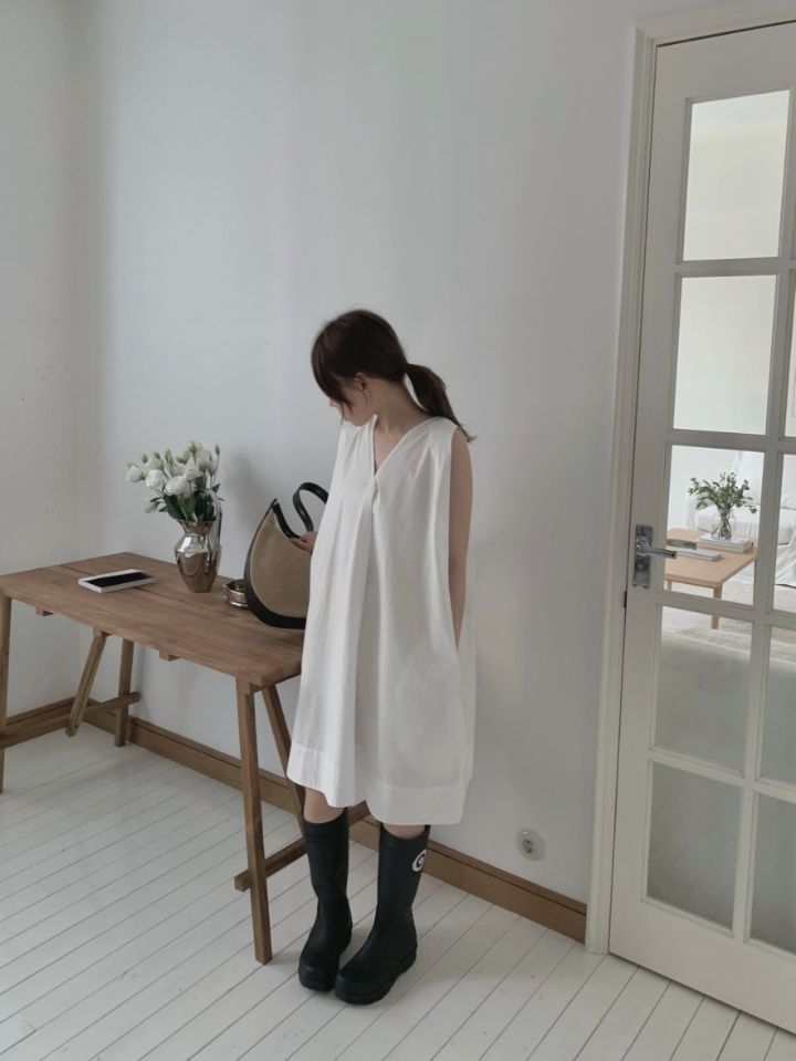 MARE韓國代購㊣女裝新款真品推薦熱賣時尚職業25春夏連衣裙V領MARE連衣裙