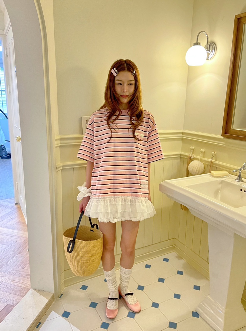 BOUTIQUE-L韓國代購㊣女士新品熱賣職業人氣休閑推薦T恤花朵BOUTIQUE-LT恤