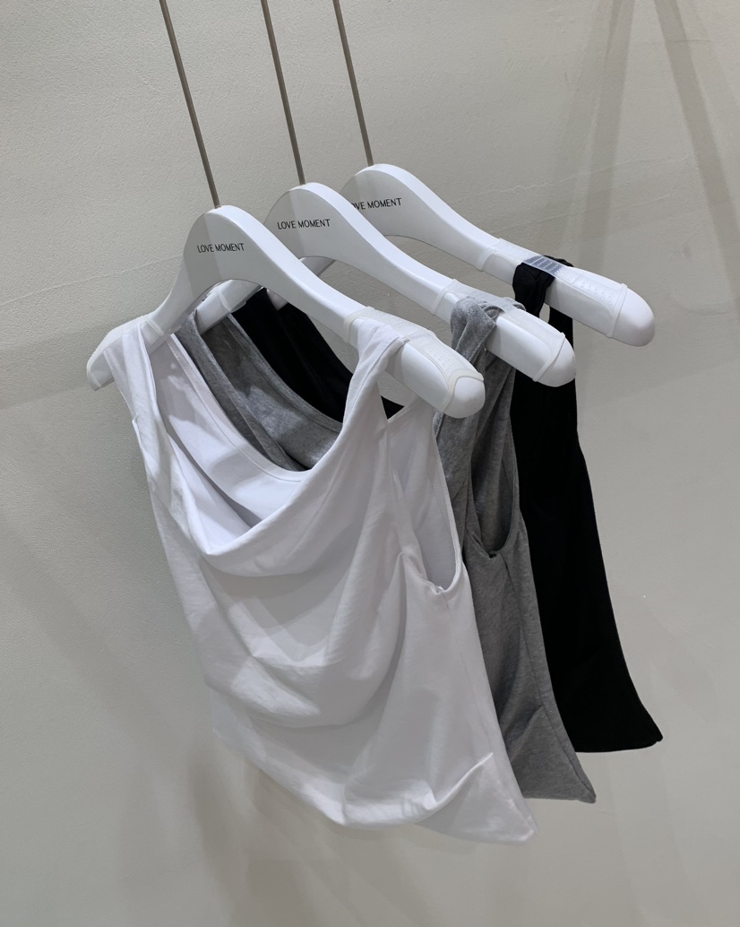 LOVE MOMENT韓國代購㊣女士新品25春夏時尚推薦熱賣吊帶背心LOVE MOMENT吊帶/背心