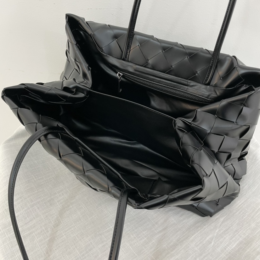 J PLACE東大門㊣實拍女士新品25春夏時尚熱賣手拿包腋下包J PLACE手拿包/腋下包