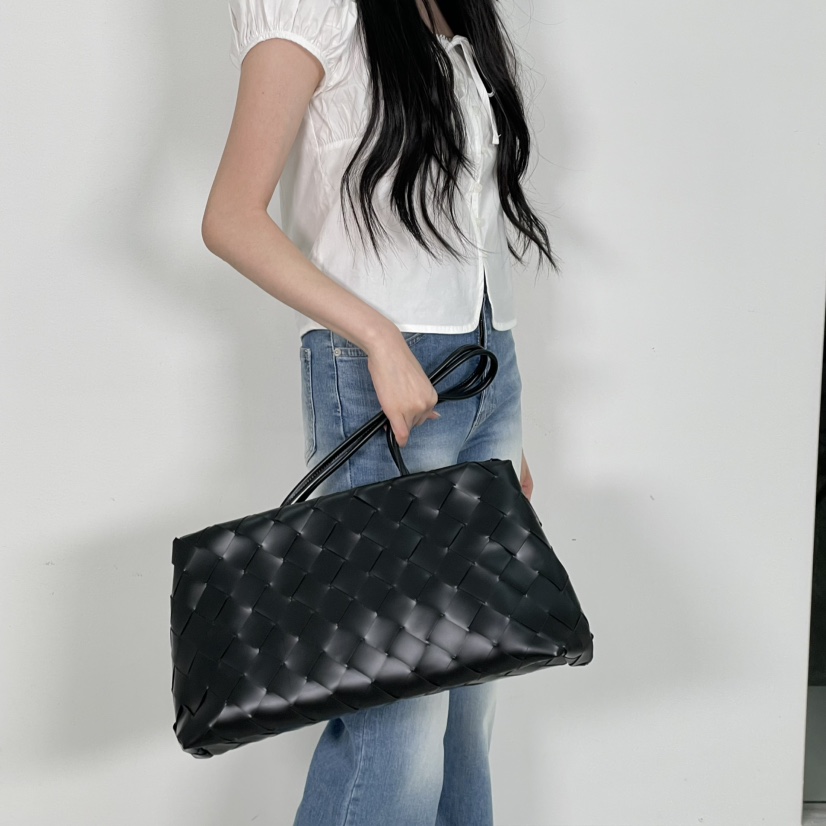 J PLACE東大門㊣實拍女士新品25春夏時尚熱賣手拿包腋下包J PLACE手拿包/腋下包