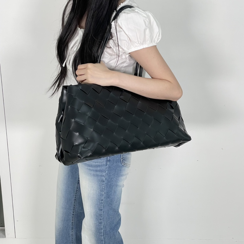 J PLACE東大門㊣實拍女士新品25春夏時尚熱賣手拿包腋下包J PLACE手拿包/腋下包