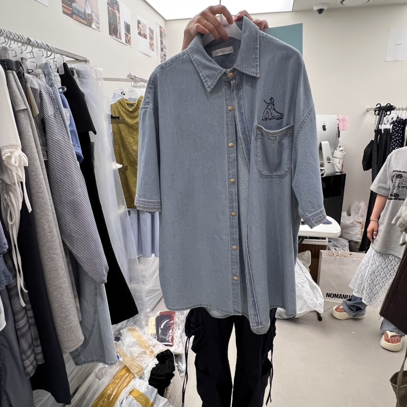 SOLD OUT韓國代購㊣女士新品人氣熱賣時尚襯衫蕾絲衫刺繡緊身SOLD OUT襯衫/蕾絲衫