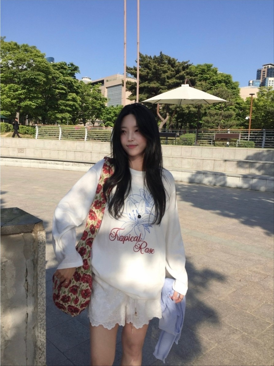 STRAWBERRY韓國代購㊣女士新款人氣時尚真品25春夏推薦長袖T恤STRAWBERRY長袖T恤