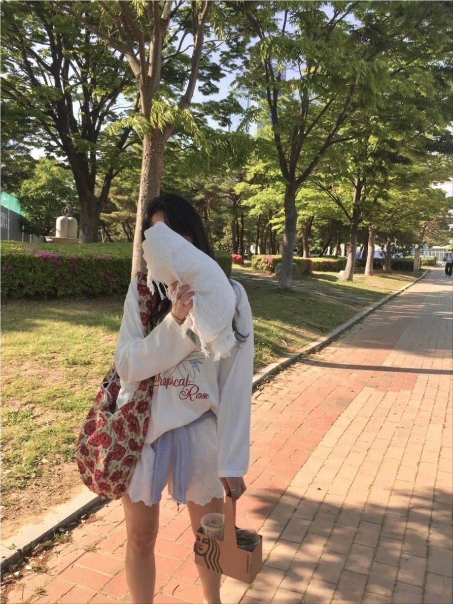 STRAWBERRY韓國代購㊣女士新款人氣時尚真品25春夏推薦長袖T恤STRAWBERRY長袖T恤