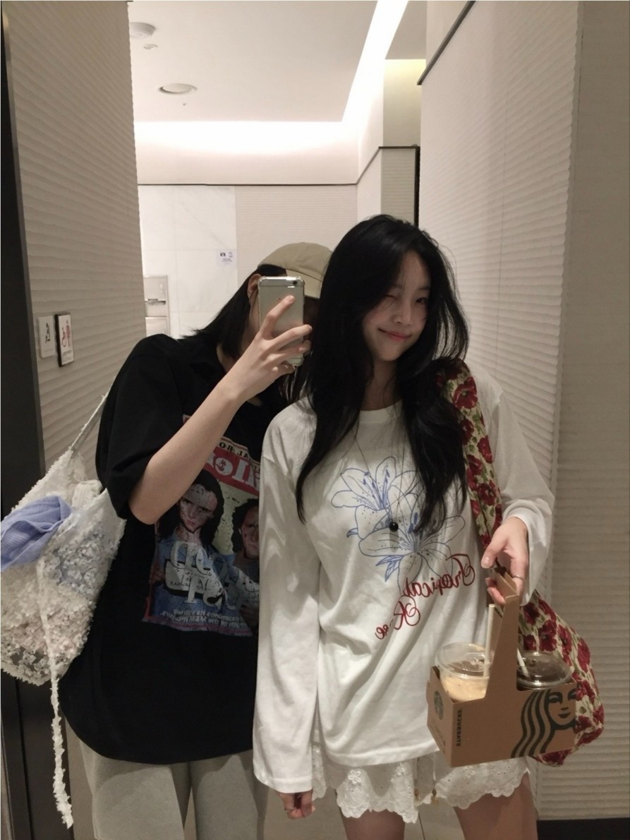 STRAWBERRY韓國代購㊣女士新款人氣時尚真品25春夏推薦長袖T恤STRAWBERRY長袖T恤
