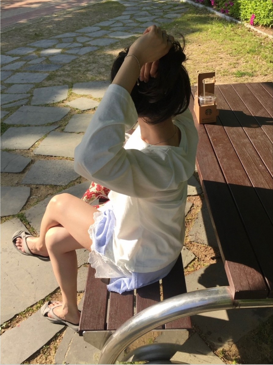 STRAWBERRY韓國代購㊣女士新款人氣時尚真品25春夏推薦長袖T恤STRAWBERRY長袖T恤