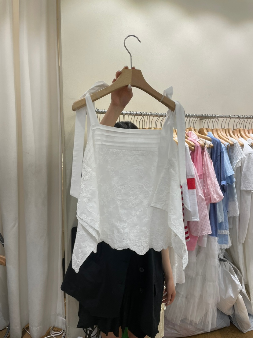 AUVERFIT韓國直郵㊣女裝新品推薦時尚25春夏吊帶背心斗篷刺繡AUVERFIT吊帶/背心
