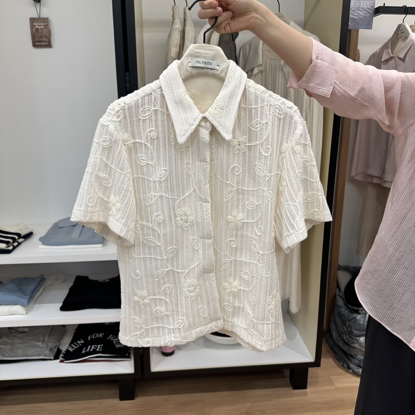 MUYBIEN東大門㊣實拍女裝新款推薦休閑人氣真品襯衫蕾絲衫花朵MUYBIEN襯衫/蕾絲衫圖色1