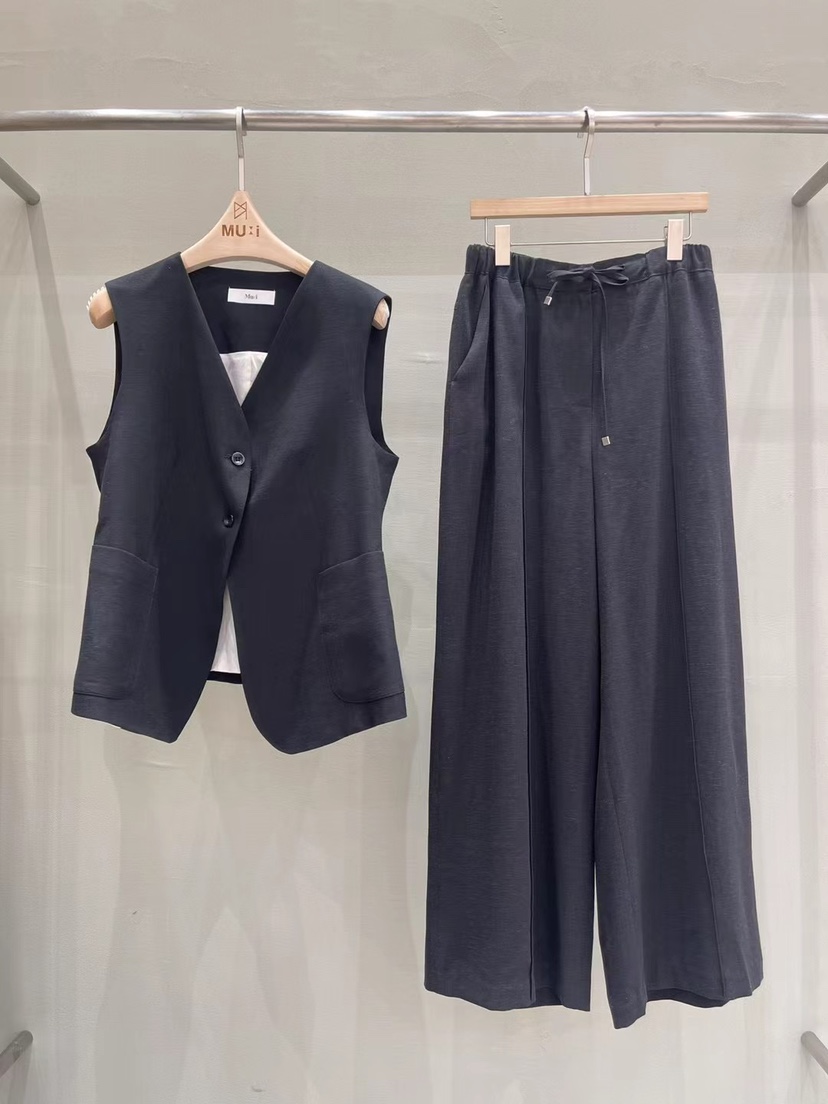 MU i東大門㊣代購女士新款真品人氣時尚推薦職業熱賣休閑套裝Mu:i-Q套裝圖色2