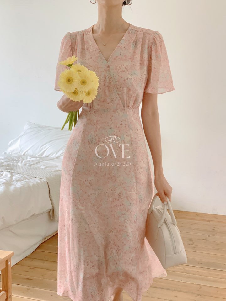OVE韓國直郵㊣女裝新品推薦職業休閑時尚25春夏連衣裙奶油色OVE連衣裙