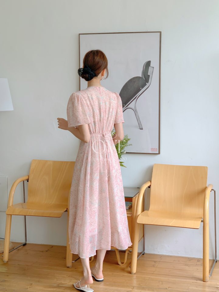 OVE韓國直郵㊣女裝新品推薦職業休閑時尚25春夏連衣裙奶油色OVE連衣裙