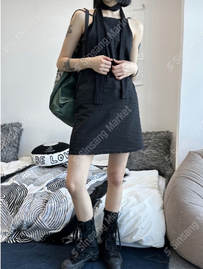 OEUF韓國直郵㊣女裝新款熱賣時尚職業休閑真品連衣裙含脖帶OEUF連衣裙