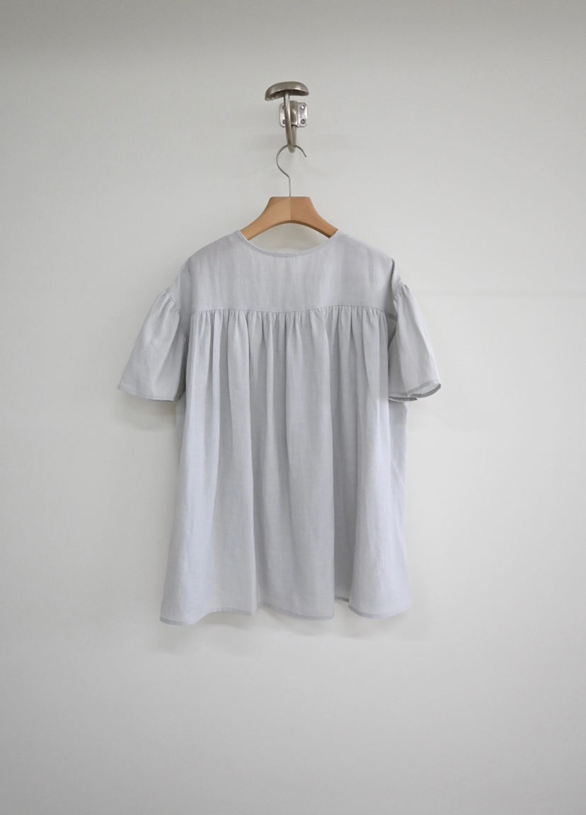 OP PER東大門㊣代購女裝新款真品人氣25春夏襯衫蕾絲衫褶皺OPPER-simplebeige襯衫/蕾絲衫