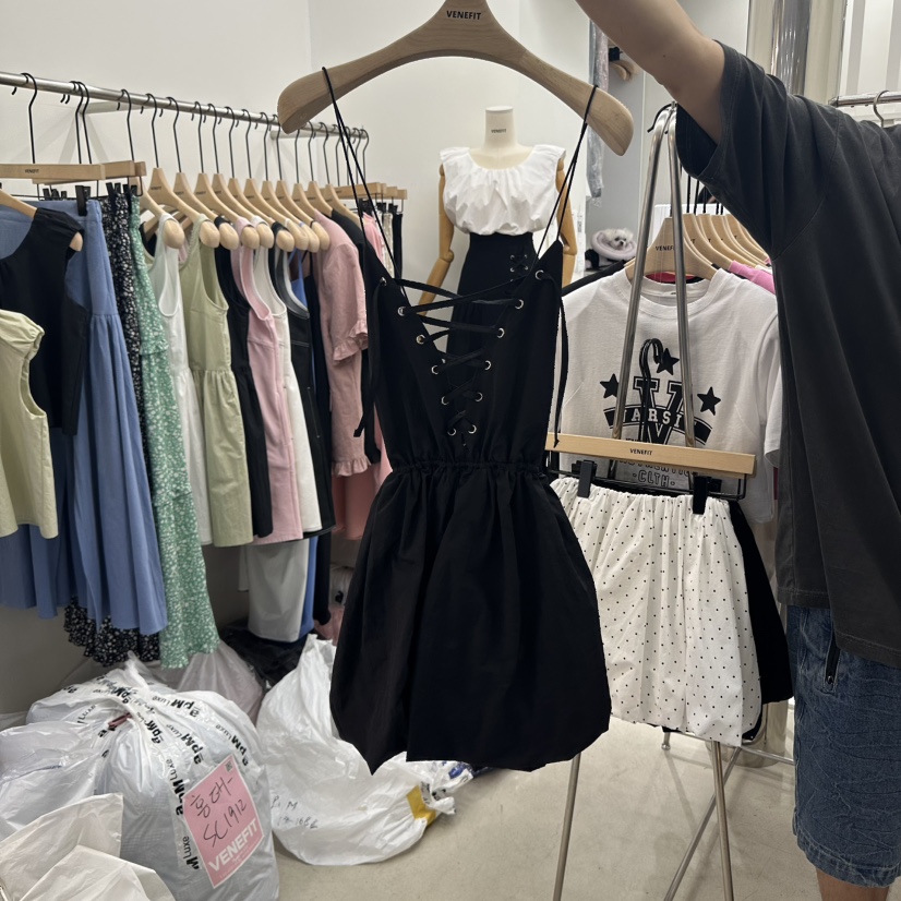VENEFIT東大門㊣代購女裝新款推薦25春夏時尚連衣裙不含內搭VENEFIT/JENNIE連衣裙圖色2