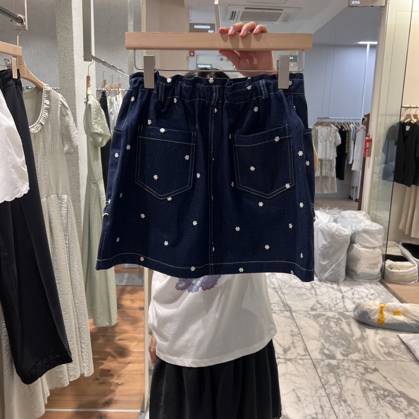 COMELY韓國直郵㊣女士新品真品時尚人氣休閑推薦25春夏短裙刺繡COMELY短裙