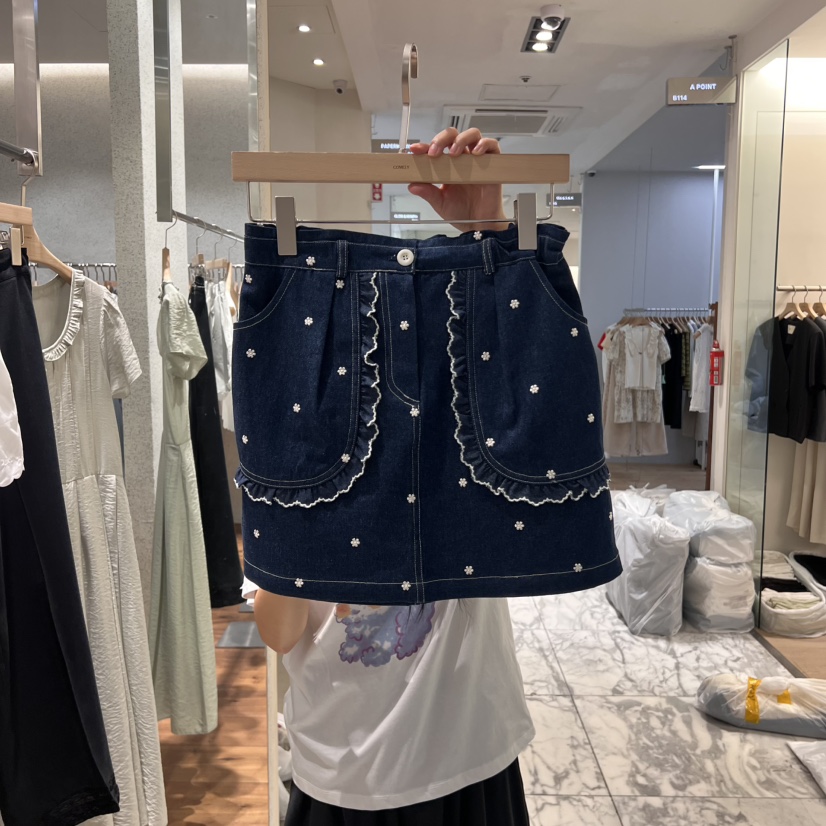 COMELY韓國直郵㊣女士新品真品時尚人氣休閑推薦25春夏短裙刺繡COMELY短裙