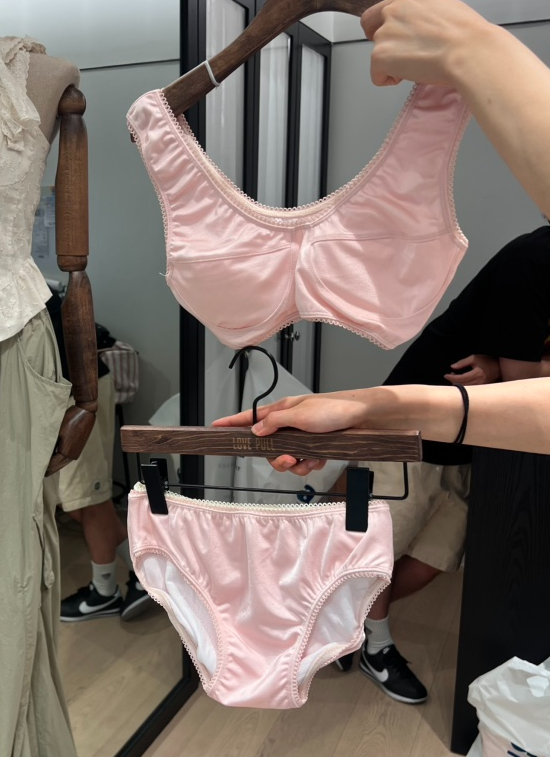 LOVE PULL東大門㊣直郵女裝新品熱賣職業人氣推薦25春夏泳裝LOVE PULL泳裝圖色2